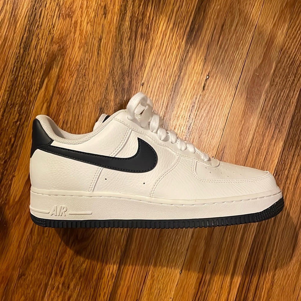 Black and white Nike Air force 1